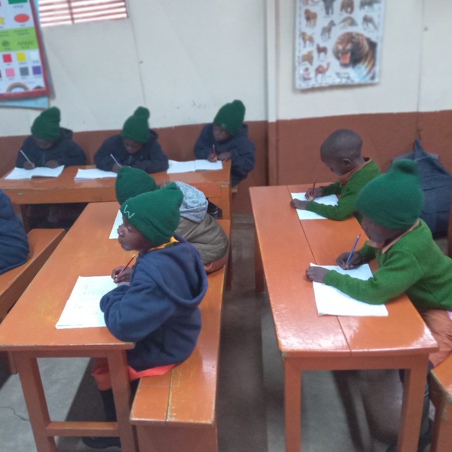 Aiuto scolastico per bambini bisognosi